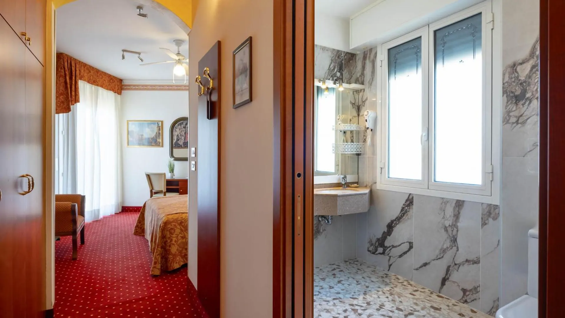 Hotel Napoleon Lido di Jesolo 4*,