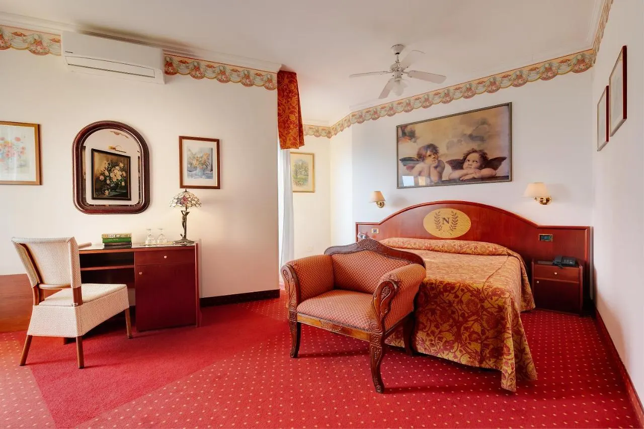 לידו די ג'סולו Hotel Napoleon 4*, לידו די ג'סולו